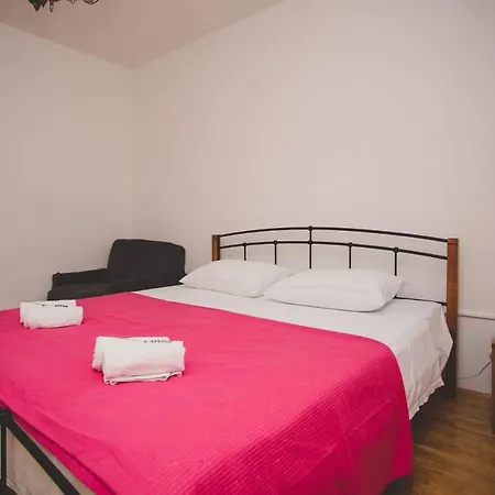 Studio 5637b Apartman *