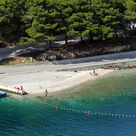 Studio 5637b Pučišća